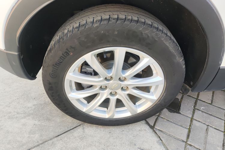 凯迪拉克XT4 2021款 28T 两驱技术型车身外观6008