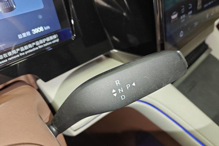 比亚迪 夏 2025款 DM-i 1.5T 180km 超越型局部细节18