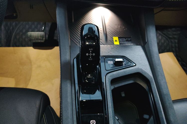 领克03 2023款 2.0TD DCT劲Pro中控内饰18