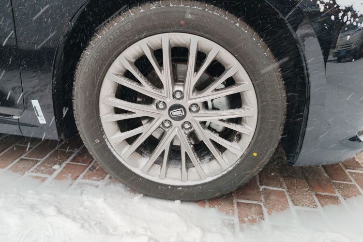 奔腾B70 2025款 龙耀版 1.5T 欢享型车身外观10