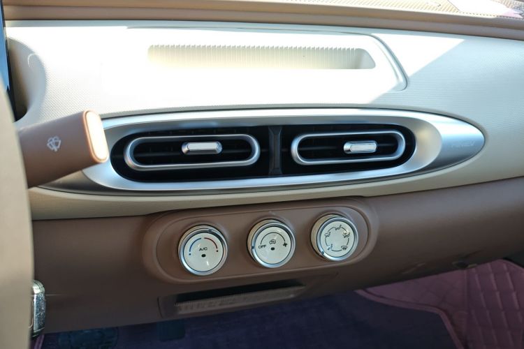 五菱汽车 宏光MINIEV 2025款 四门版 进阶款中控内饰16