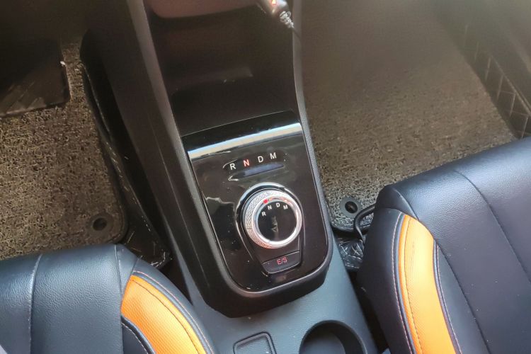 宝骏310 2017款 1.5L 自动豪华型中控内饰18