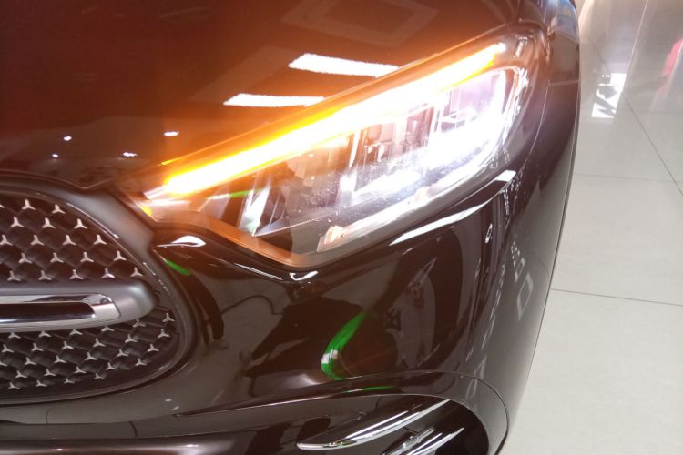 奔驰GLC 2023款 改款 GLC 260 L 4MATIC 豪华型 5座局部细节36