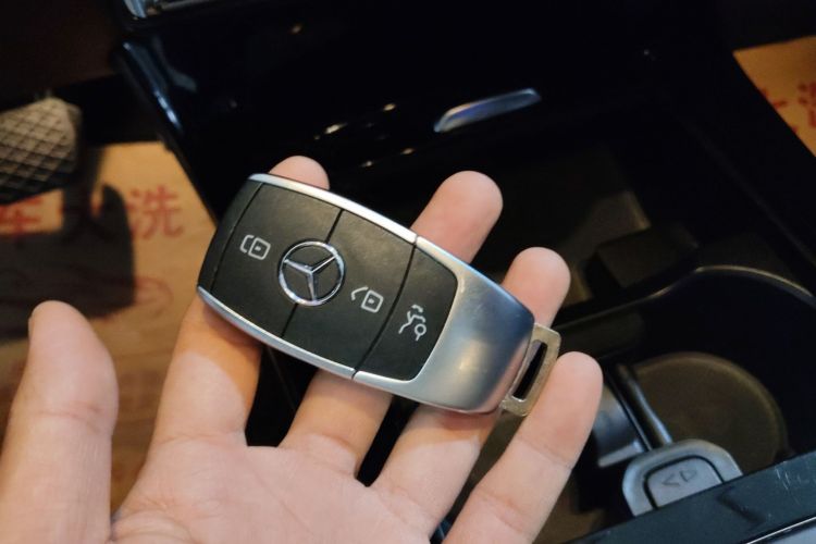 奔驰A级 2019款 改款 A 200 L 运动轿车中控内饰7001