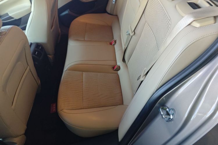 别克 君威 2014款 2.0L 领先时尚型中控内饰21