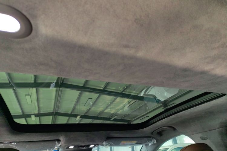 零跑汽车 零跑C01 2023款 630四驱性能版中控内饰22