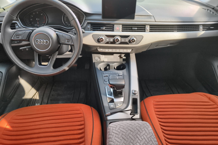 奥迪A4L 2019款 40 TFSI 进取型 国V中控内饰12