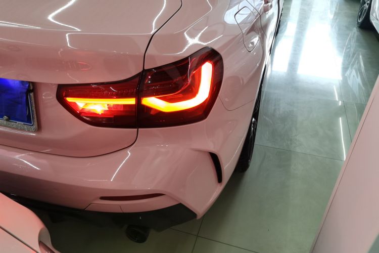 宝马1系 2022款 125i M运动曜夜版车身外观9