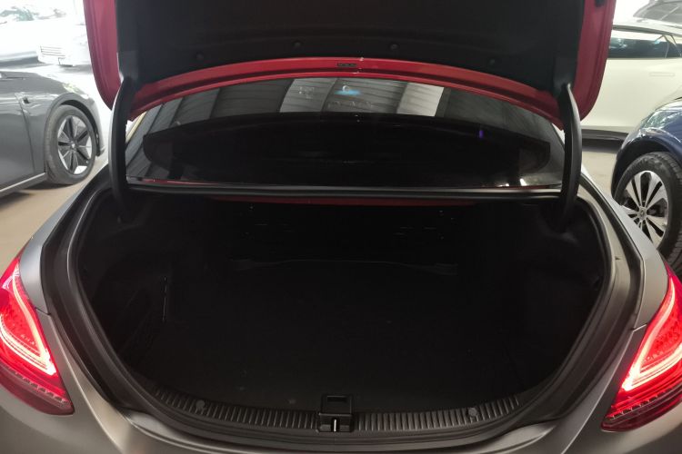 奔驰C级 2019款 改款 C 260 L 运动版局部细节23