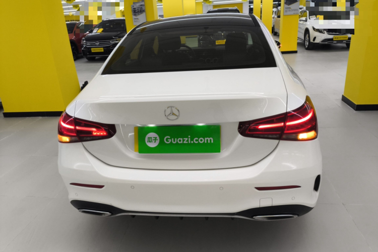 奔驰A级 2020款 改款二 A 180 L 运动轿车车身外观6