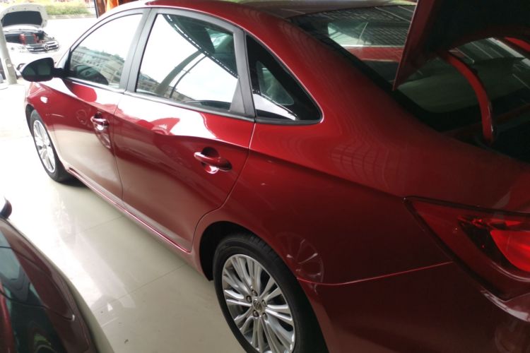 别克 英朗 2015款 15N 自动精英型车身外观4