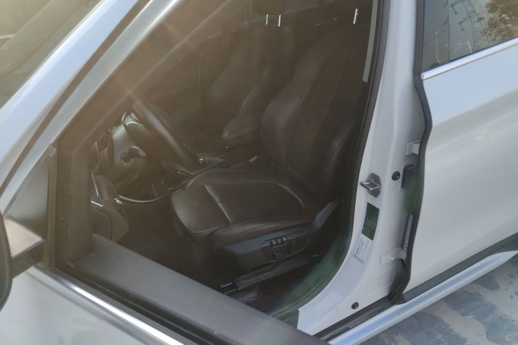 宝马X1 2018款 sDrive18Li 尊享型中控内饰19