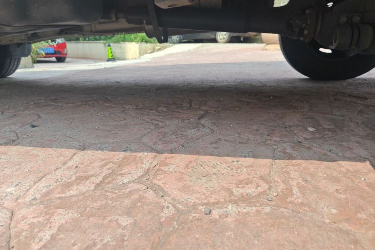 福特 新世代全顺 2016款 2.2T短轴6座中顶多功能车局部细节9002