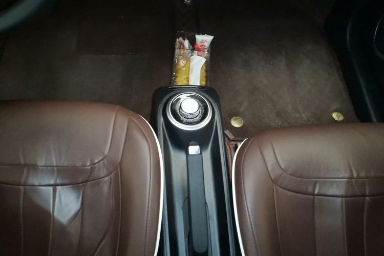 五菱汽车 五菱缤果 2023款 203km 轻享款局部细节18