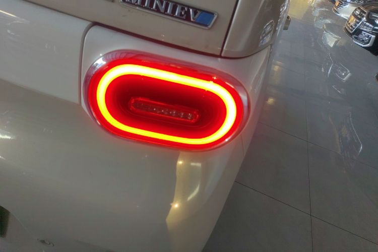 五菱汽车 宏光MINIEV 2024款 第三代 170km车身外观9