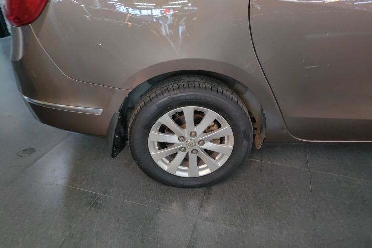 别克GL8 2018款 28T 舒适型 国VI车身外观6008