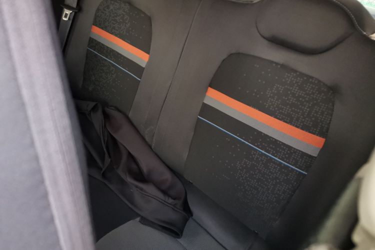 五菱汽车 宏光MINIEV 2020款 自在款 磷酸铁锂中控内饰7004