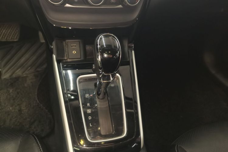 日产 轩逸 2016款 1.6XL  CVT尊享版局部细节18