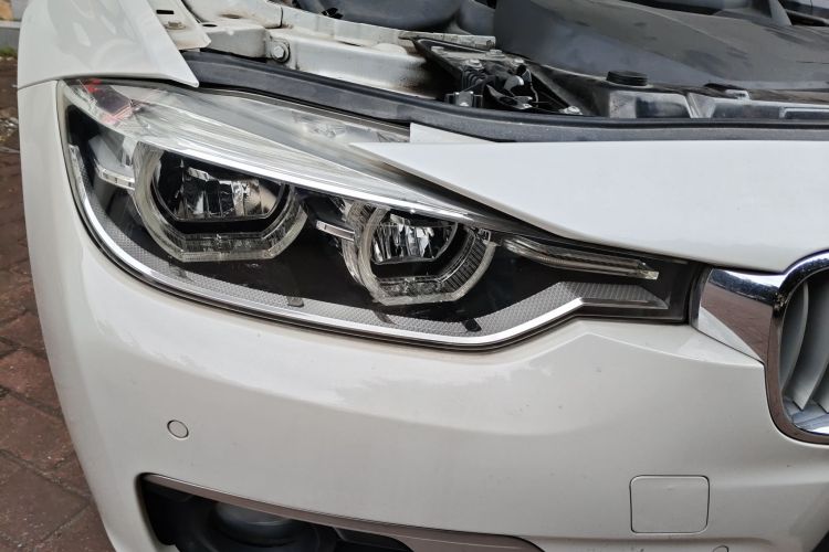 宝马3系 2019款 320Li 时尚型车身外观8