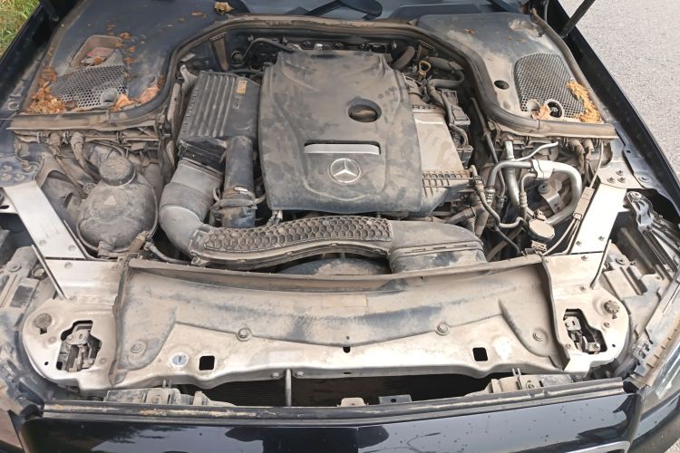 奔驰E级 2016款 E 200 L 运动型局部细节24