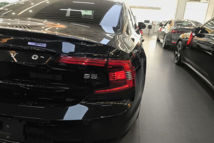 沃尔沃S90 2024款 B5 智远豪华版车身外观9