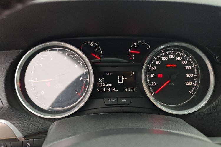 标致408 2014款 1.8L 自动豪华版中控内饰14