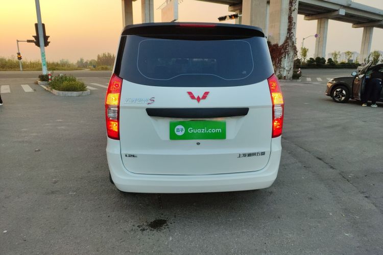 五菱汽车 五菱宏光 2020款 1.2L S基本型国VI LSI车身外观6