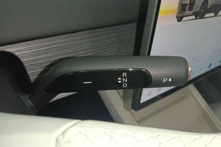 乐道L60 2024款 60kWh 后驱版中控内饰18