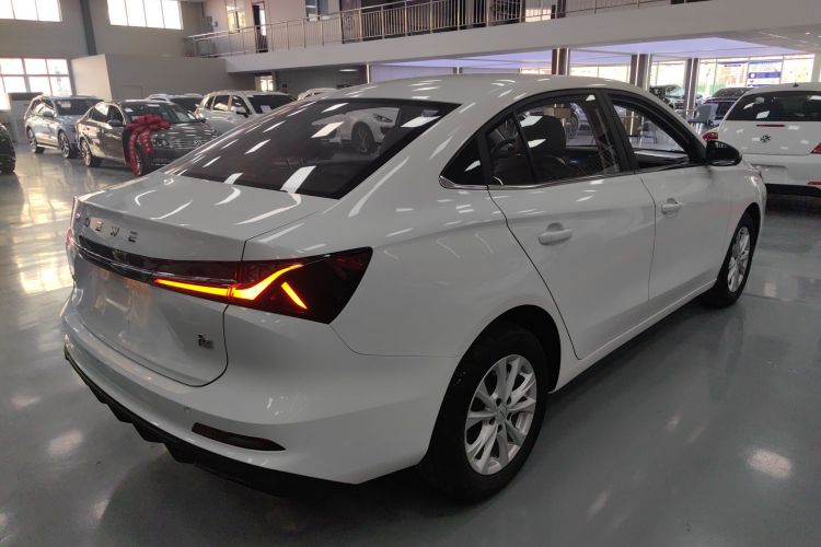 荣威i5 2026款 1.5L CVT豪华版车身外观7