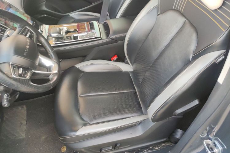 荣威i6 MAX 2020款 300TGI 自动爽酷天幕版中控内饰19