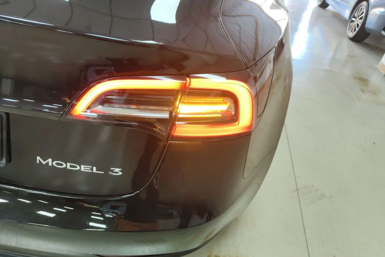 特斯拉 Model 3 2021款 改款 标准续航后驱升级版 3D1车身外观9