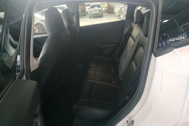 特斯拉 Model Y 2022款 后轮驱动版中控内饰21