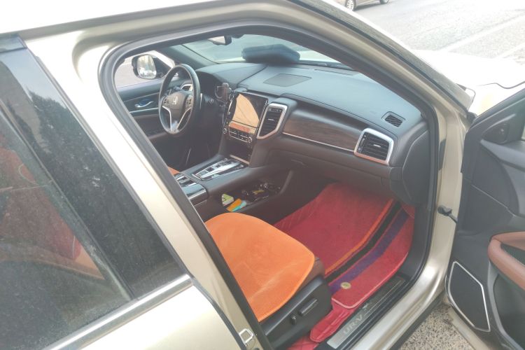 本田UR-V 2017款 370TURBO 四驱尊耀版 国V局部细节9005