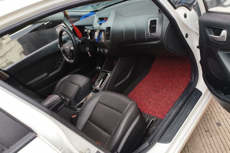 起亚K3 2016款 1.6L 自动GL局部细节9005