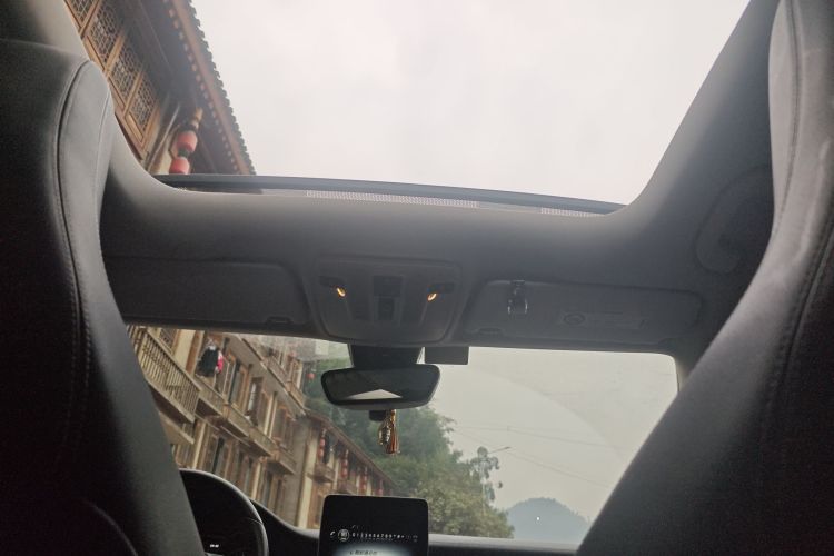 奔驰GLA 2018款 GLA 220 4MATIC 运动型中控内饰22