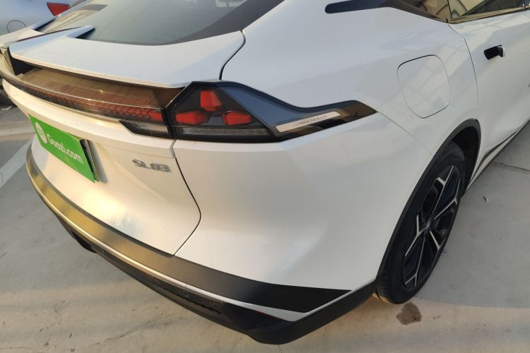深蓝汽车 深蓝SL03 2023款 200Max增程版车身外观9