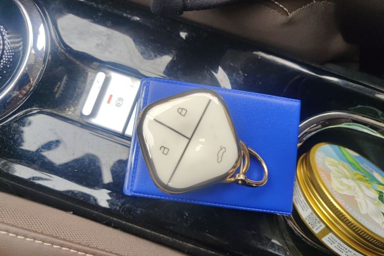 五菱汽车 五菱缤果 2023款 333km 灵犀互联款中控内饰7001