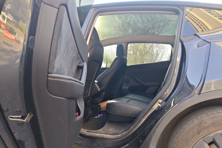 特斯拉 Model Y 2024款 后轮驱动版中控内饰21
