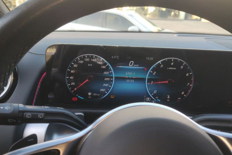 奔驰GLB 2022款 GLB 220 时尚型中控内饰14