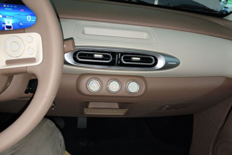 五菱汽车 宏光MINIEV 2025款 四门版 进阶款中控内饰16