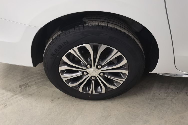 别克GL8 2023款 陆上公务舱 舒适型车身外观6008