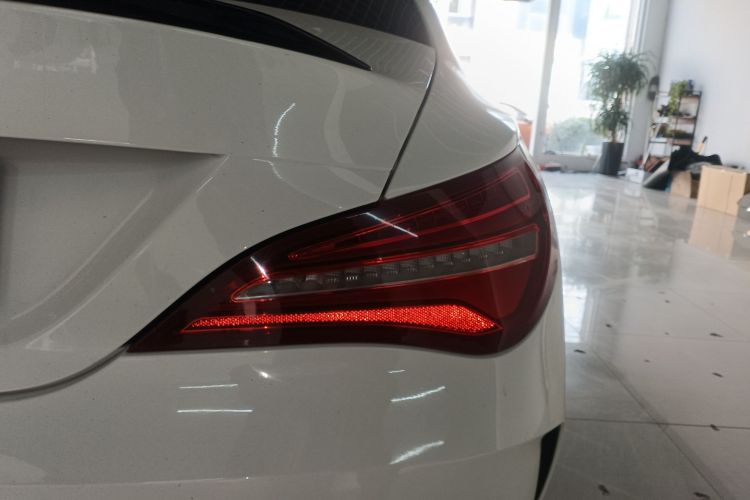 奔驰CLA AMG 2017款 改款 AMG CLA 45 4MATIC车身外观9