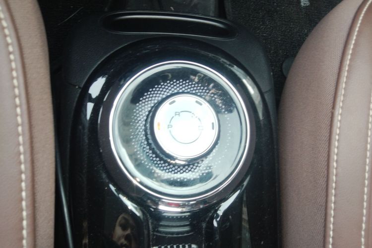 五菱汽车 五菱缤果 2023款 333km 灵犀互联款中控内饰18