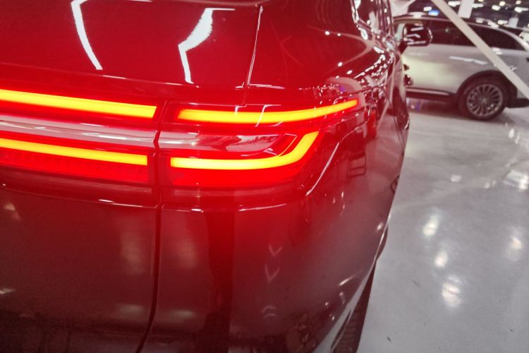 理想汽车 理想ONE 2020款 增程6座版车身外观9