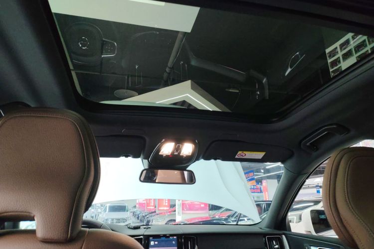沃尔沃XC60 2025款 B5 四驱智逸豪华版中控内饰22