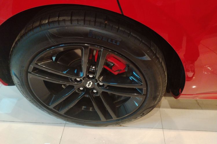 鸿蒙智行 问界M5 2024款 增程 Max RS 四驱高阶智驾版车身外观6008