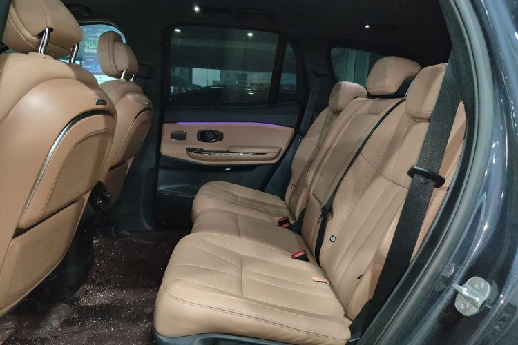 蔚来ES8 2020款 580KM 七座版中控内饰7004