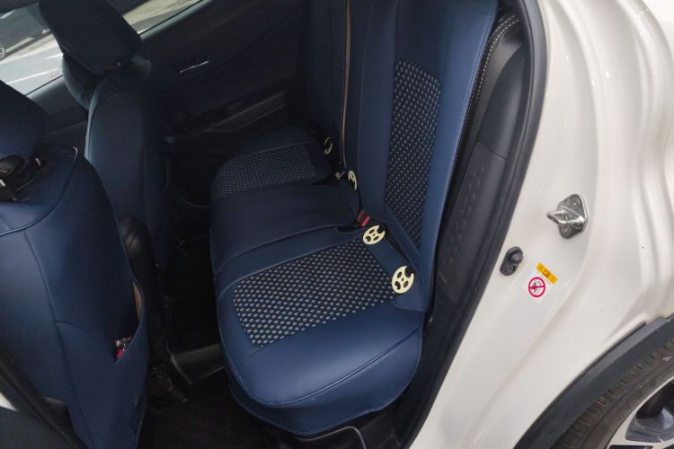 丰田C-HR 2018款 2.0L 领先天窗版 国VI中控内饰21