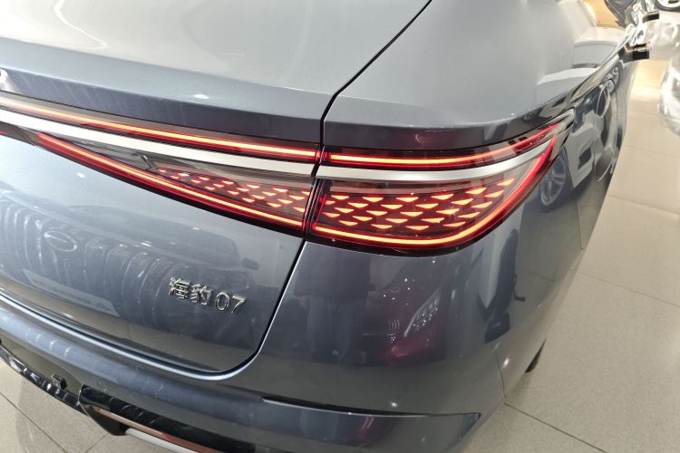 比亚迪 海豹07 DM-i 2025款 DM-i 1.5L 125km 豪华型车身外观6006