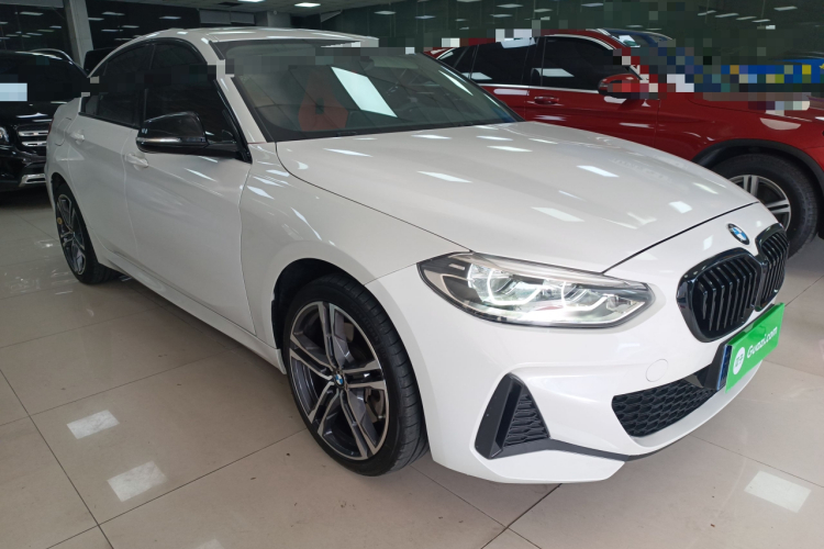 宝马1系 2022款 125i M运动曜夜版车身外观3